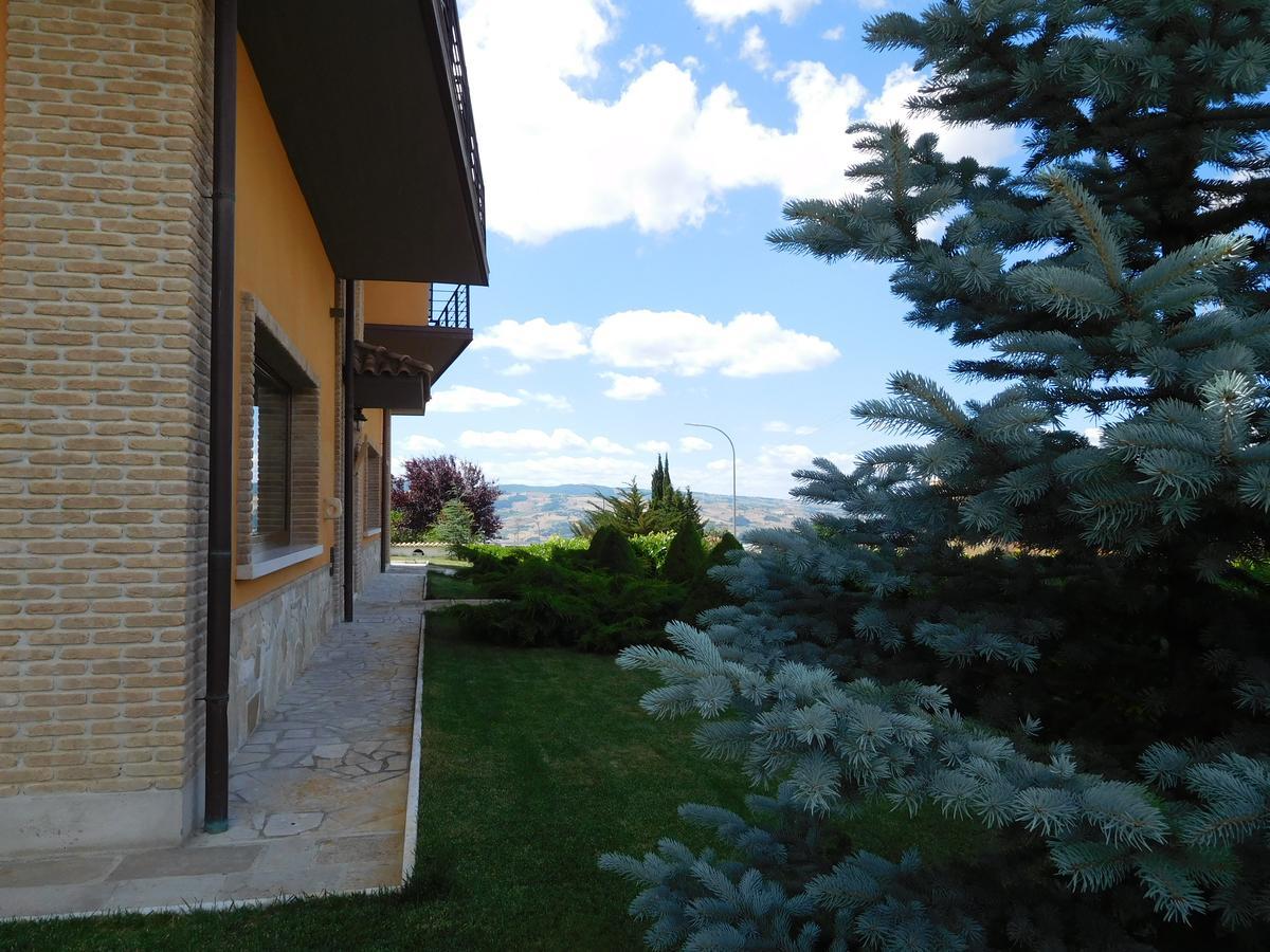 Hotel Michelangelo San Bartolomeo in Galdo Bagian luar foto