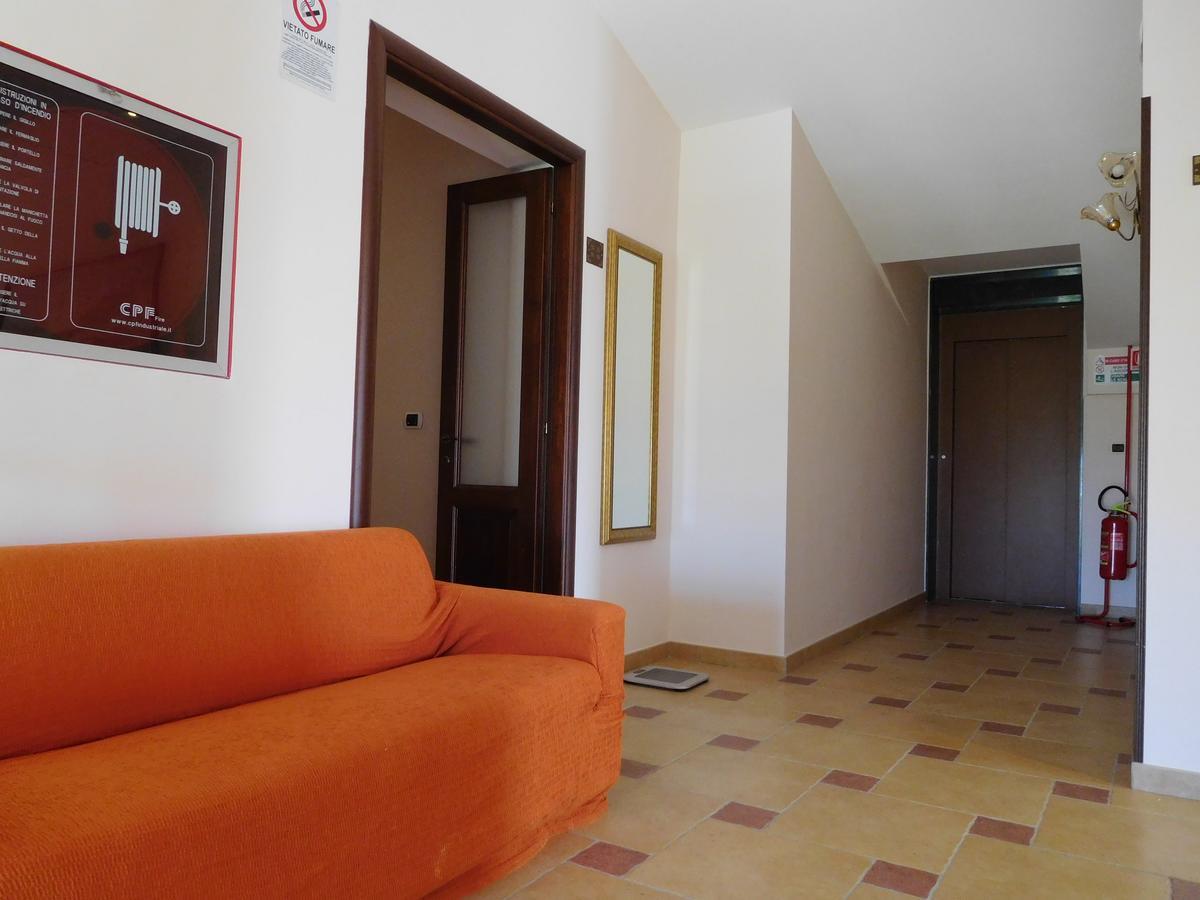Hotel Michelangelo San Bartolomeo in Galdo Bagian luar foto