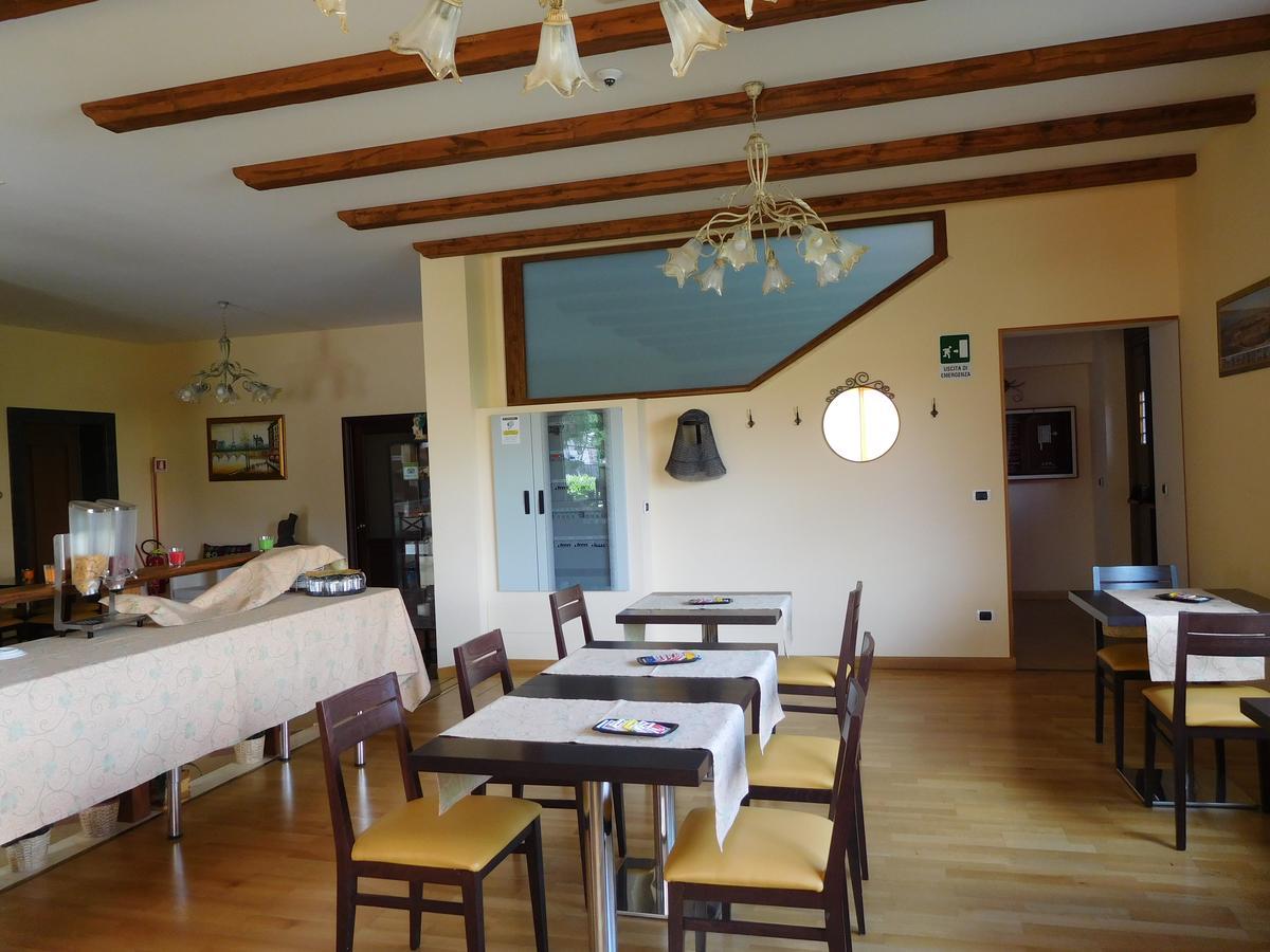 Hotel Michelangelo San Bartolomeo in Galdo Bagian luar foto